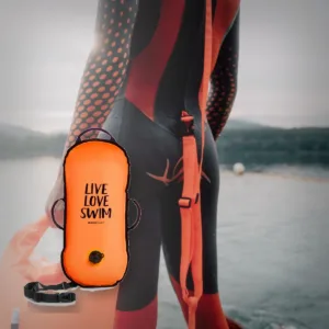 Alquiler de neopreno y boya BuddySwim para vacaciones